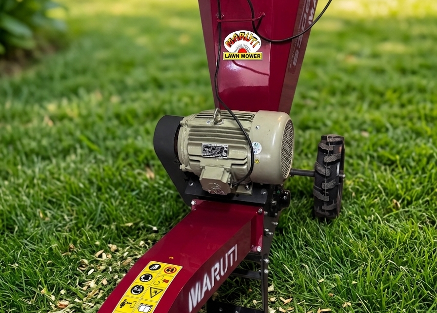 Wood chipper machine